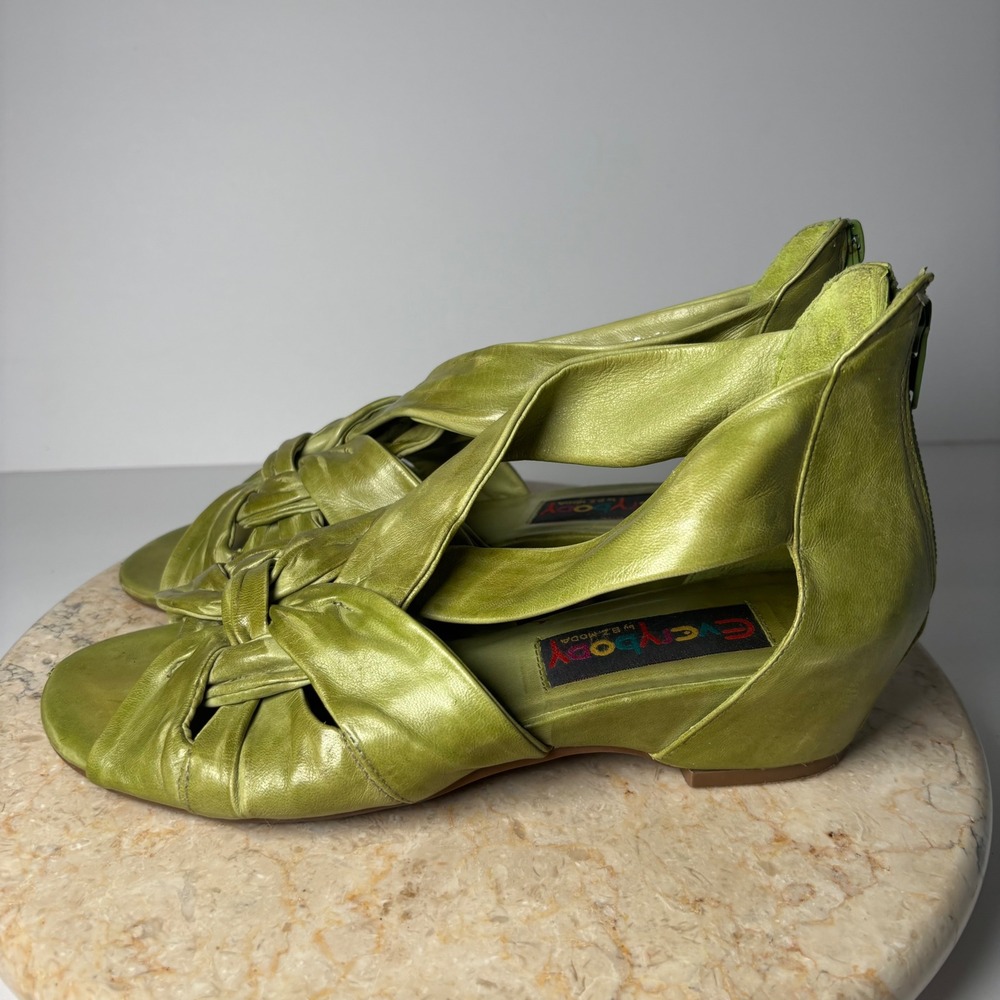 Everybody by B.Z. Moda Wedge Sandals 37 Lime Green Leather Twisted Open Toe Zip